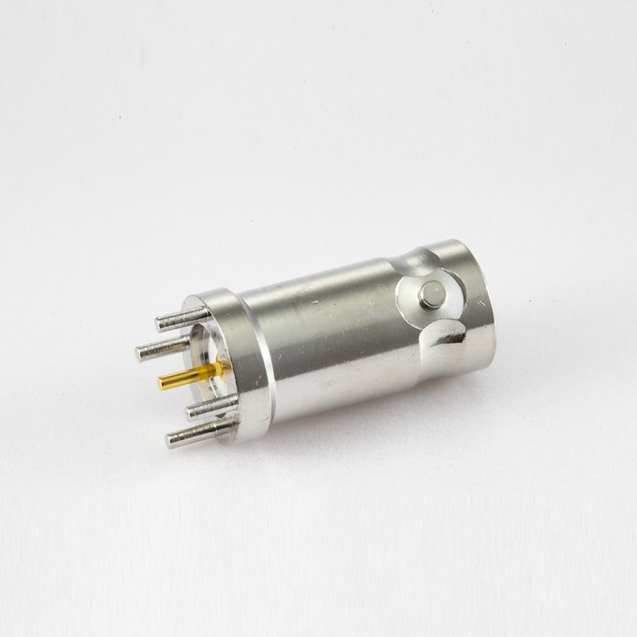 BNC母头50Ω连接器直式PCB安装插孔 BNC母头50Ω连接器直式PCB安装插孔