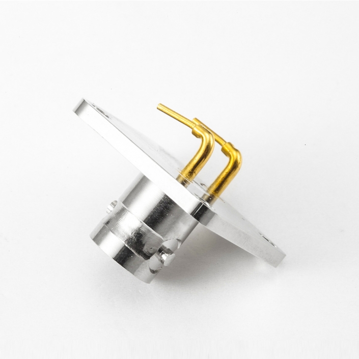 BNC连接器插座75Ω用于面板安装4孔法兰PCB弯插 BNC连接器插座75Ω用于面板安装4孔法兰PCB弯插
