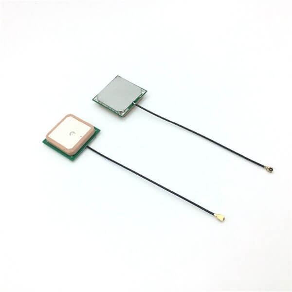 高增益GNSSGPS陶瓷片内置天线28dBi1575.42MHZ接ipex